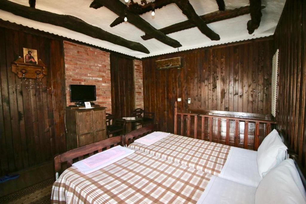 בראט Hotel Nasho Vruho מראה חיצוני תמונה