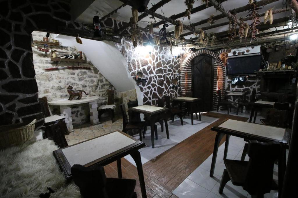 בראט Hotel Nasho Vruho מראה חיצוני תמונה