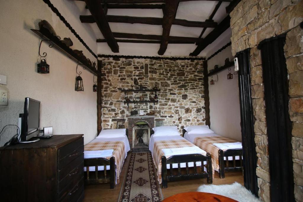 בראט Hotel Nasho Vruho מראה חיצוני תמונה