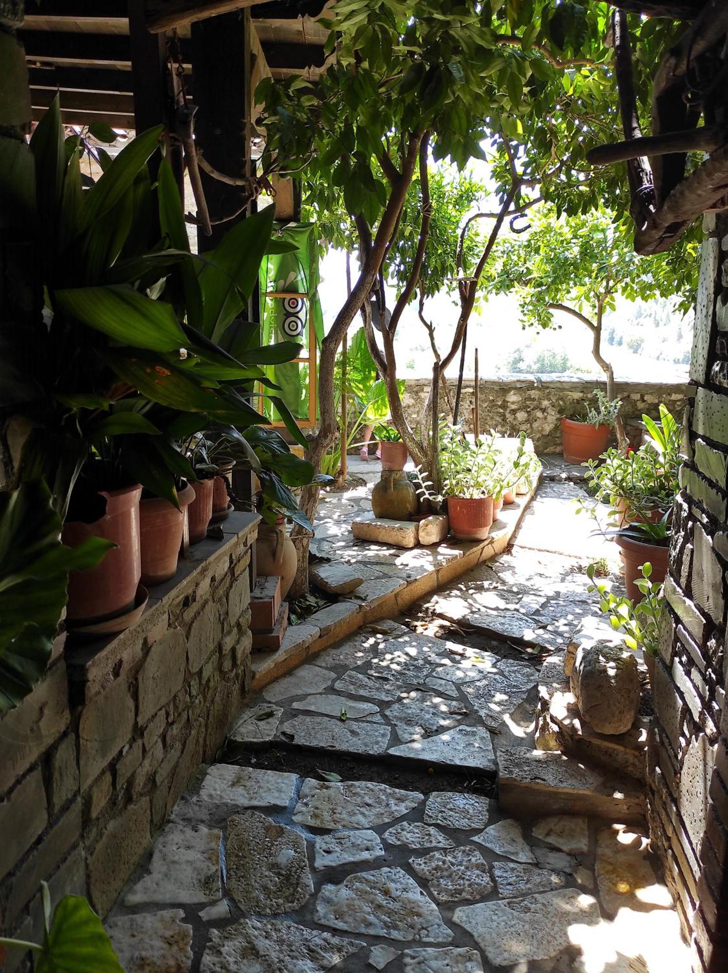 בראט Hotel Nasho Vruho מראה חיצוני תמונה